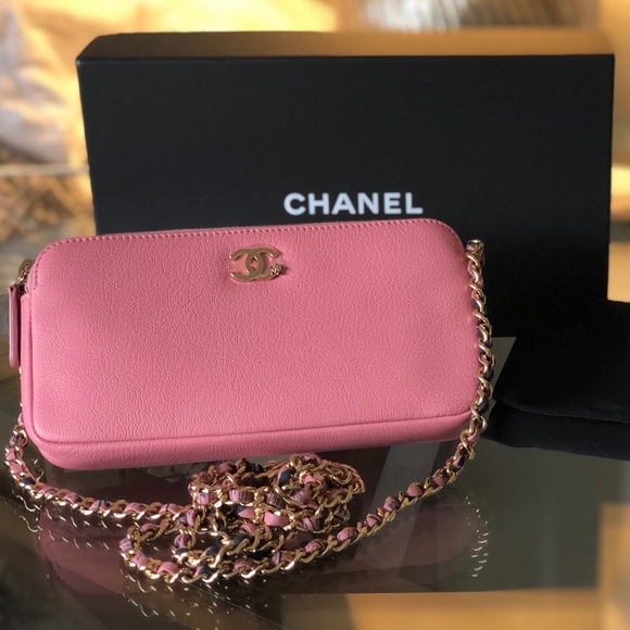 CHANEL Handbags - CHANEL 18K Pink Goatskin CC Flower Clutch w/ Chain